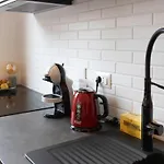Ostiense بيت ضيافة 4*